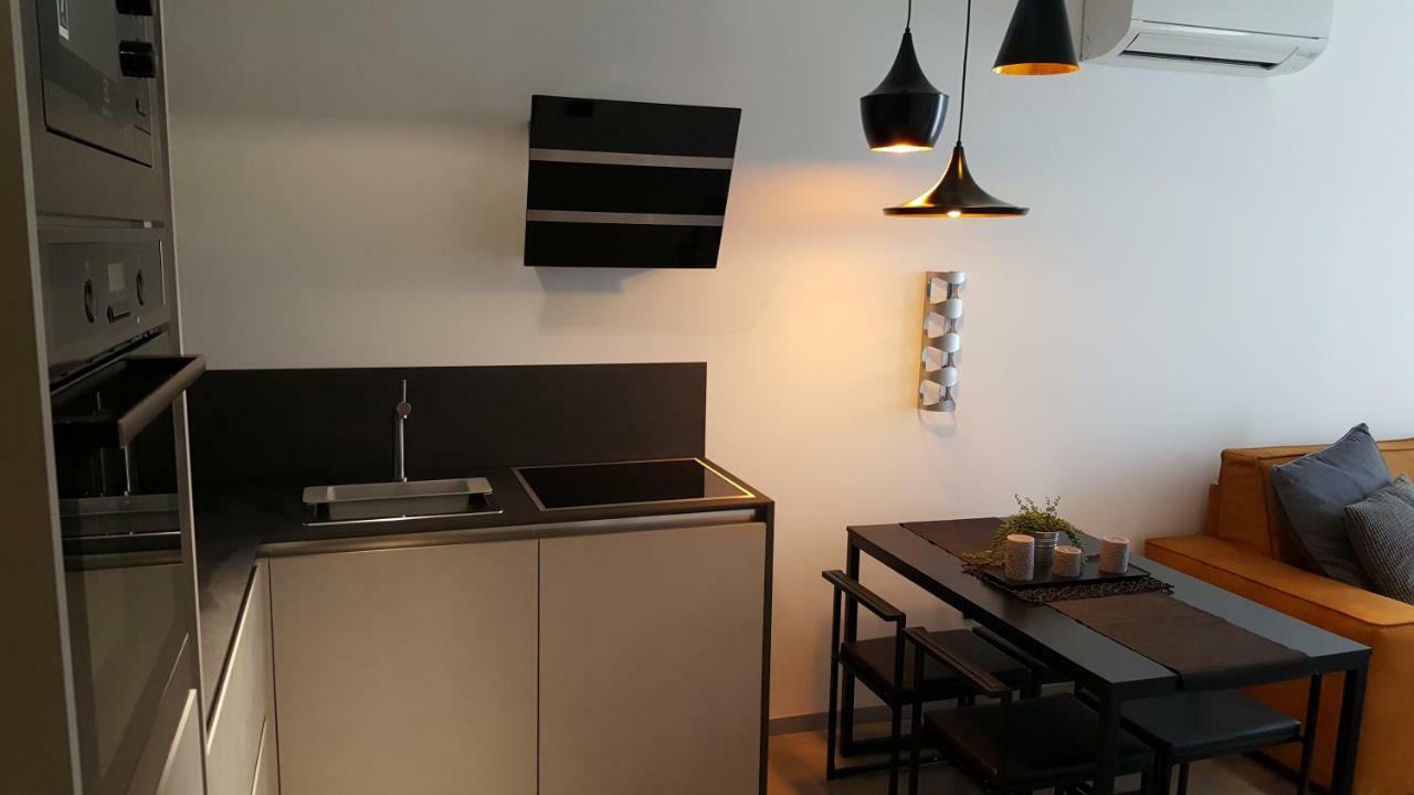 Apartman Vip, With Free Garage Parking Pula Eksteriør billede