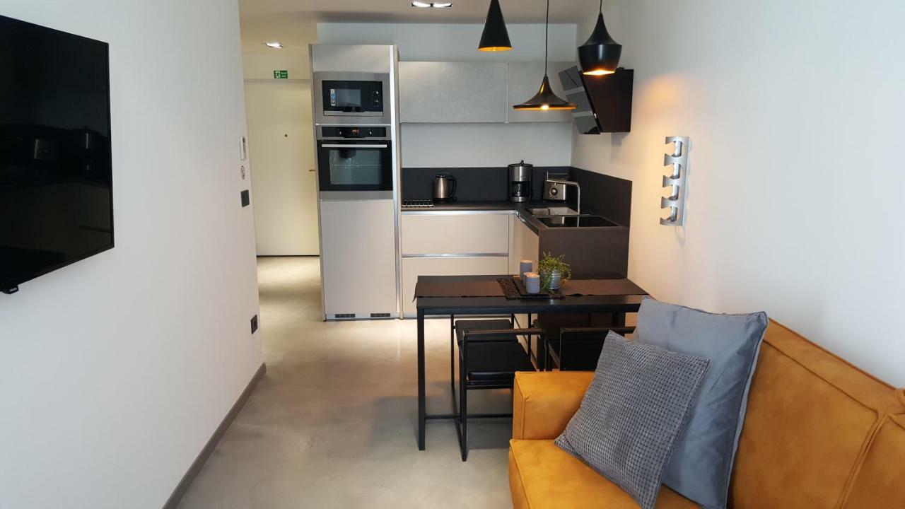 Apartman Vip, With Free Garage Parking Pula Eksteriør billede