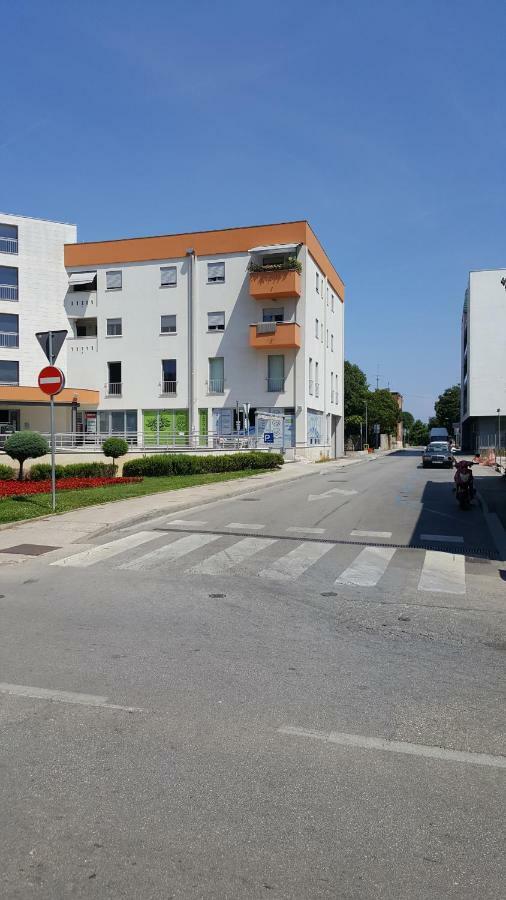 Apartman Vip, With Free Garage Parking Pula Eksteriør billede