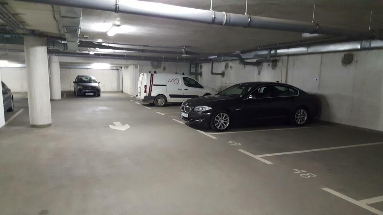 Apartman Vip, With Free Garage Parking Pula Eksteriør billede