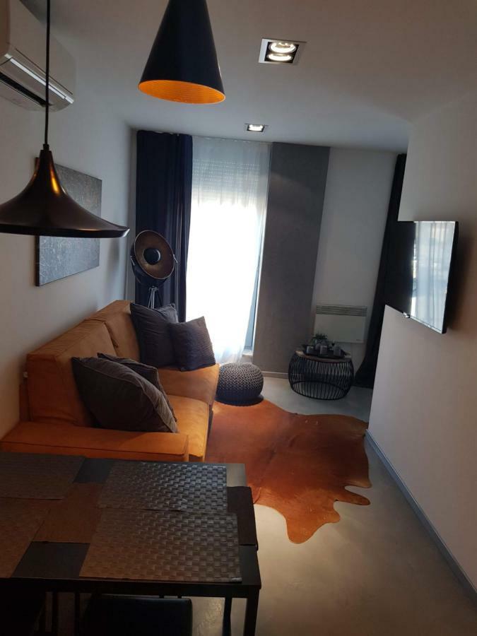 Apartman Vip, With Free Garage Parking Pula Eksteriør billede