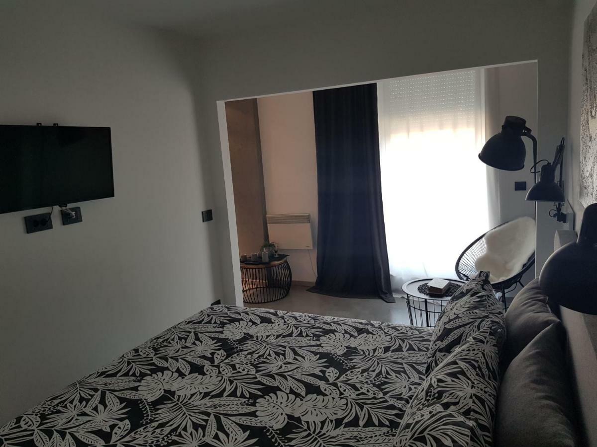 Apartman Vip, With Free Garage Parking Pula Eksteriør billede